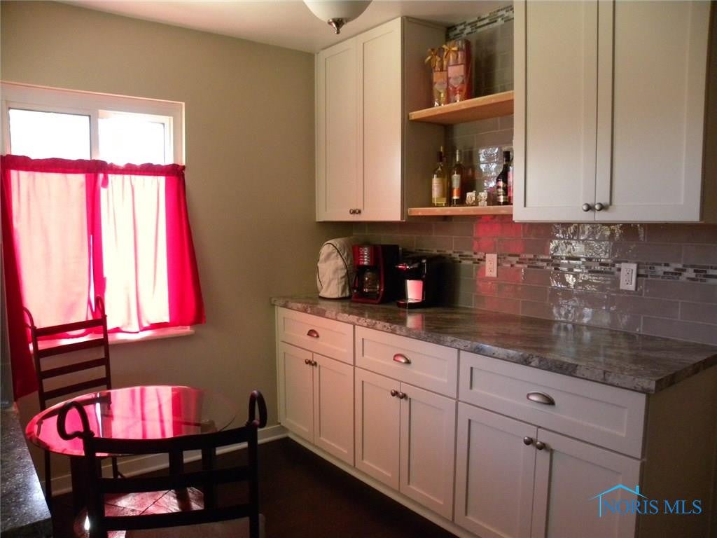 1224 Westgate Road Toledo, OH 43615 - Photo 6 of 12 Gallery Image 6