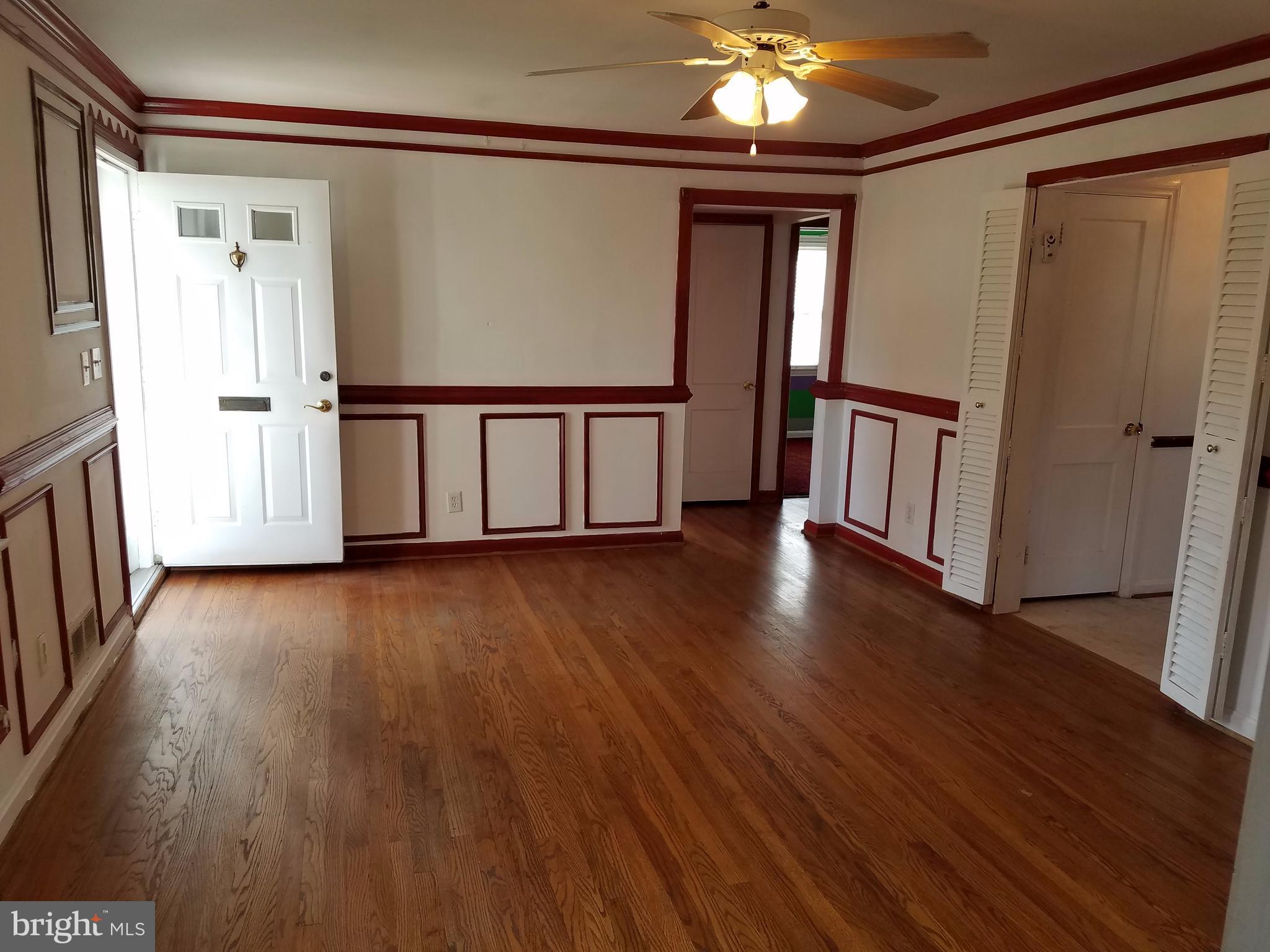 2901 Dawson Avenue Silver Spring, MD 20902 - Photo 4 of 16 Living Room