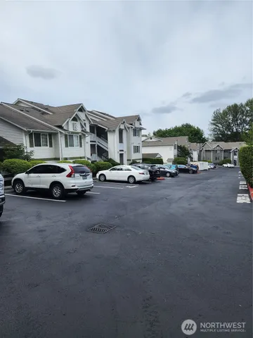 $2,100 | 901 Sunset Boulevard Northeast, Unit 210, Renton, WA 98056