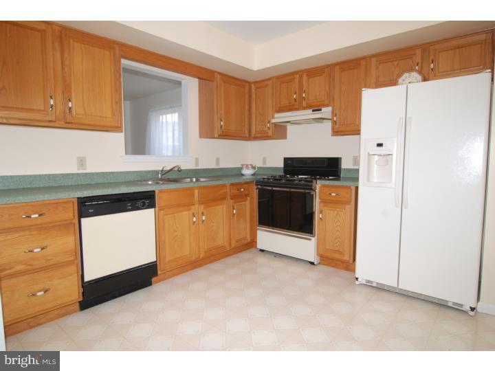 130 Bainbridge Circle Sinking Spring, PA 19608 - Photo 4 of 20
