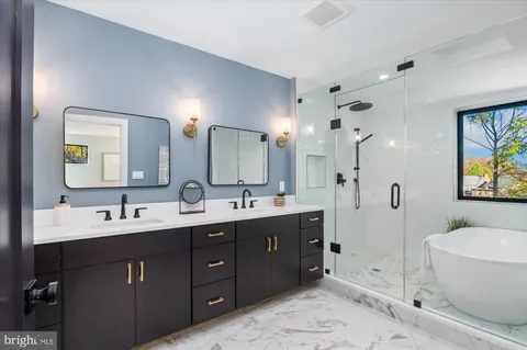 $2,600,000 | 5445 33rd Street Northwest, Washington, DC 20015