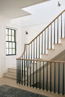 a view of entryway with a workspace