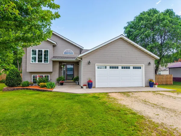 $340,000 | 15078 669th Street, Wabasha, MN 55981