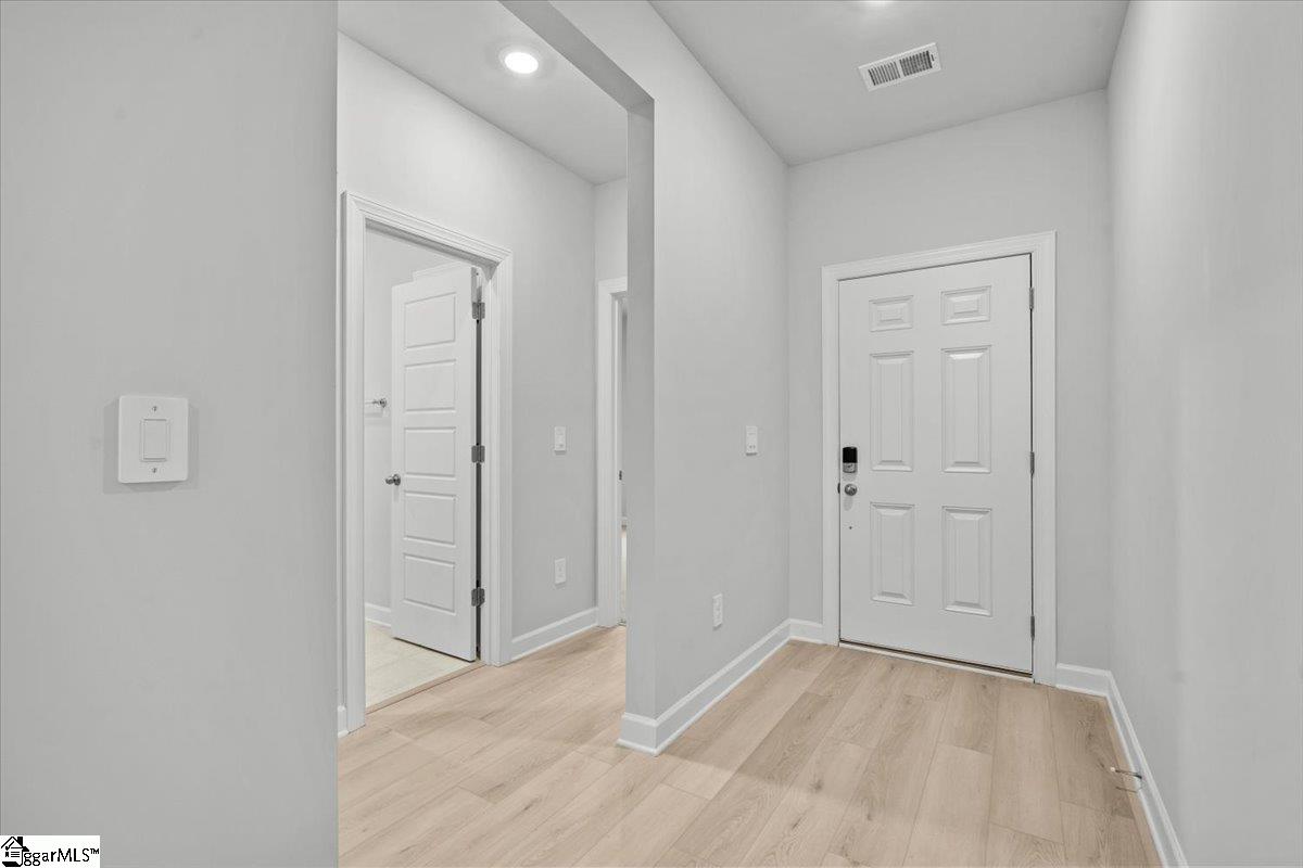 1588 Switchback Circle Moore, SC 29369 - Photo 4 of 24