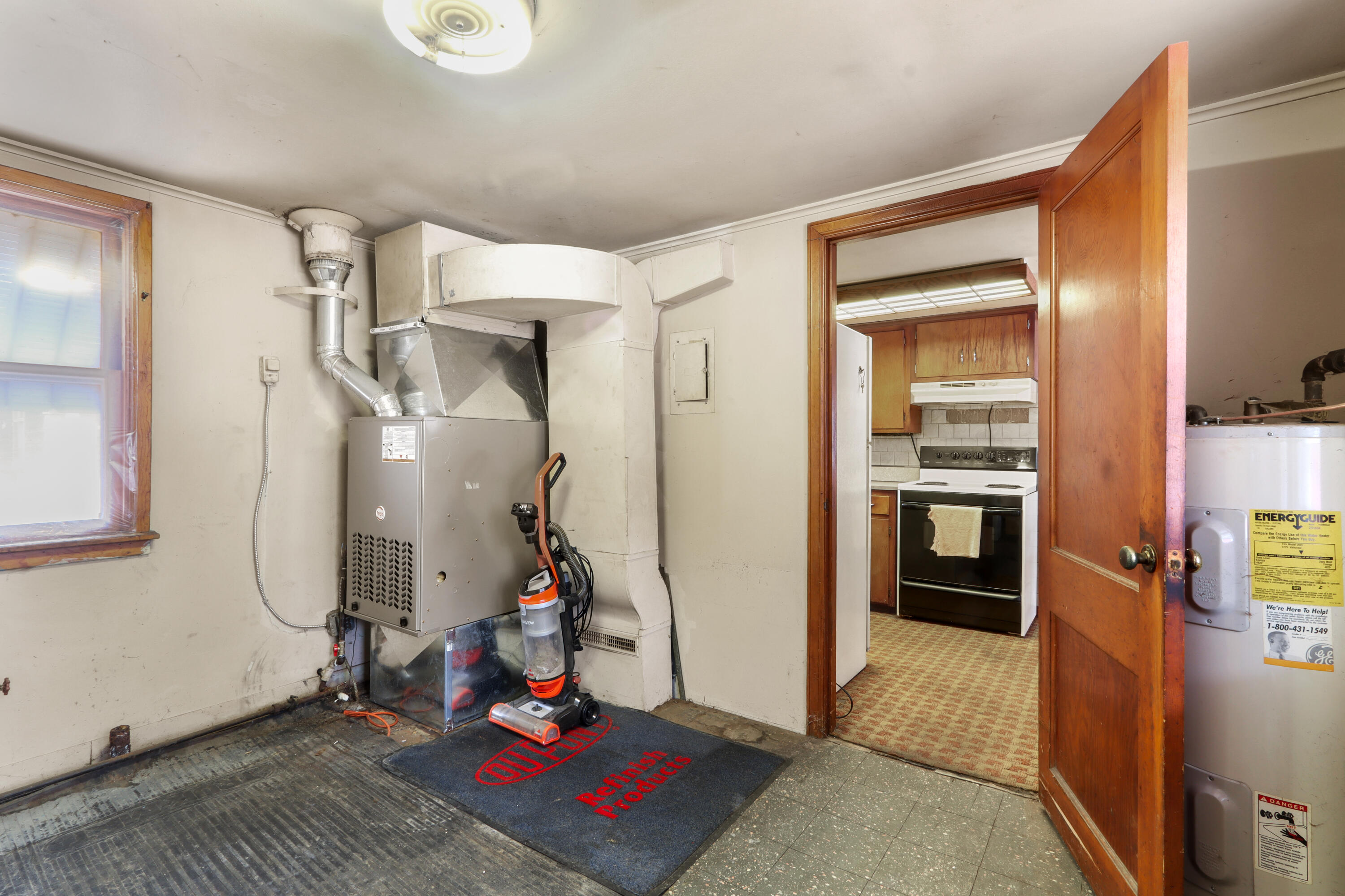 W1375 Glenwood Road Bloomfield, WI 53147 - Photo 16 of 23 Mechanic and Laundry Area