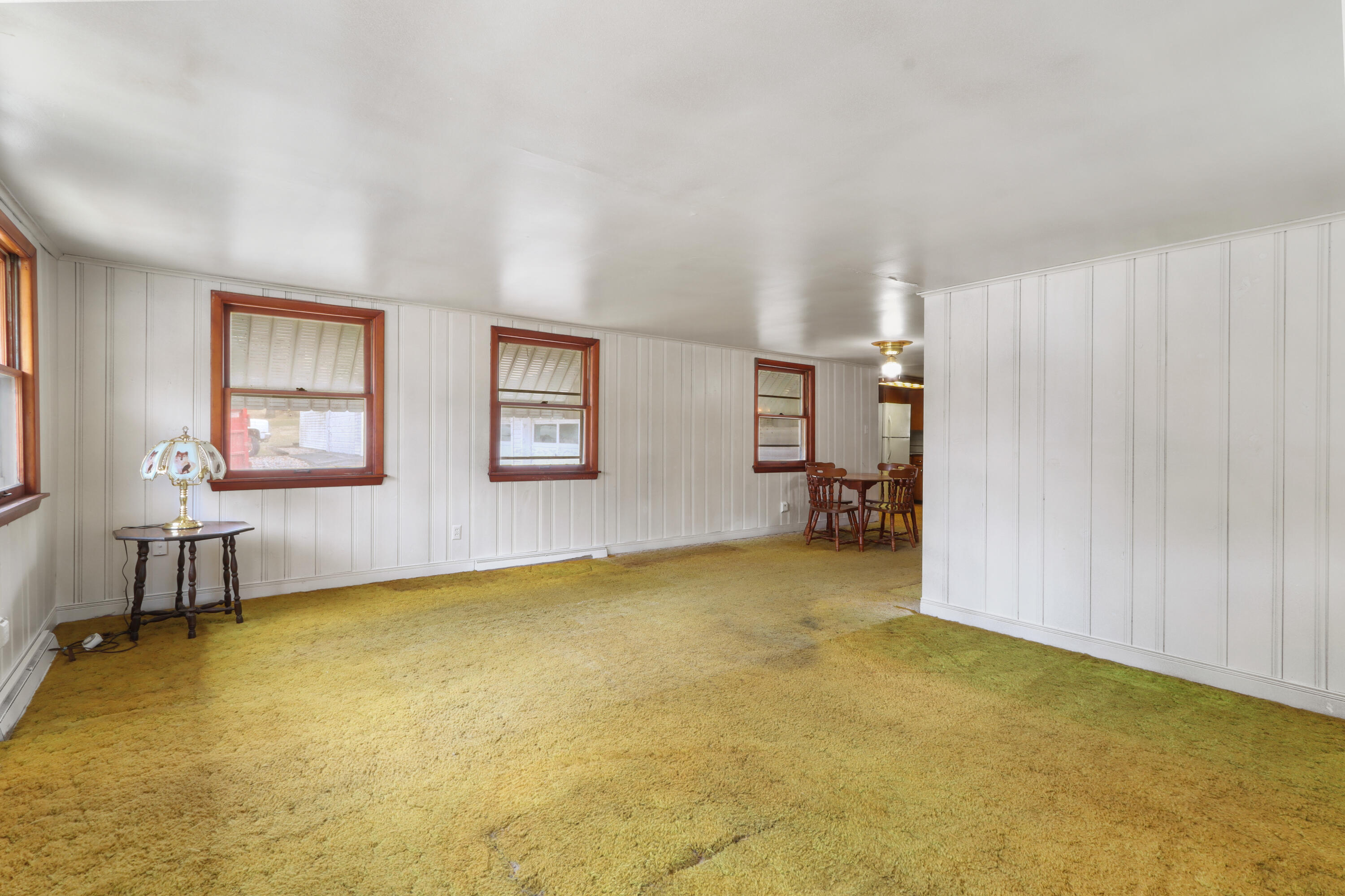 W1375 Glenwood Road Bloomfield, WI 53147 - Photo 8 of 23 Living Room