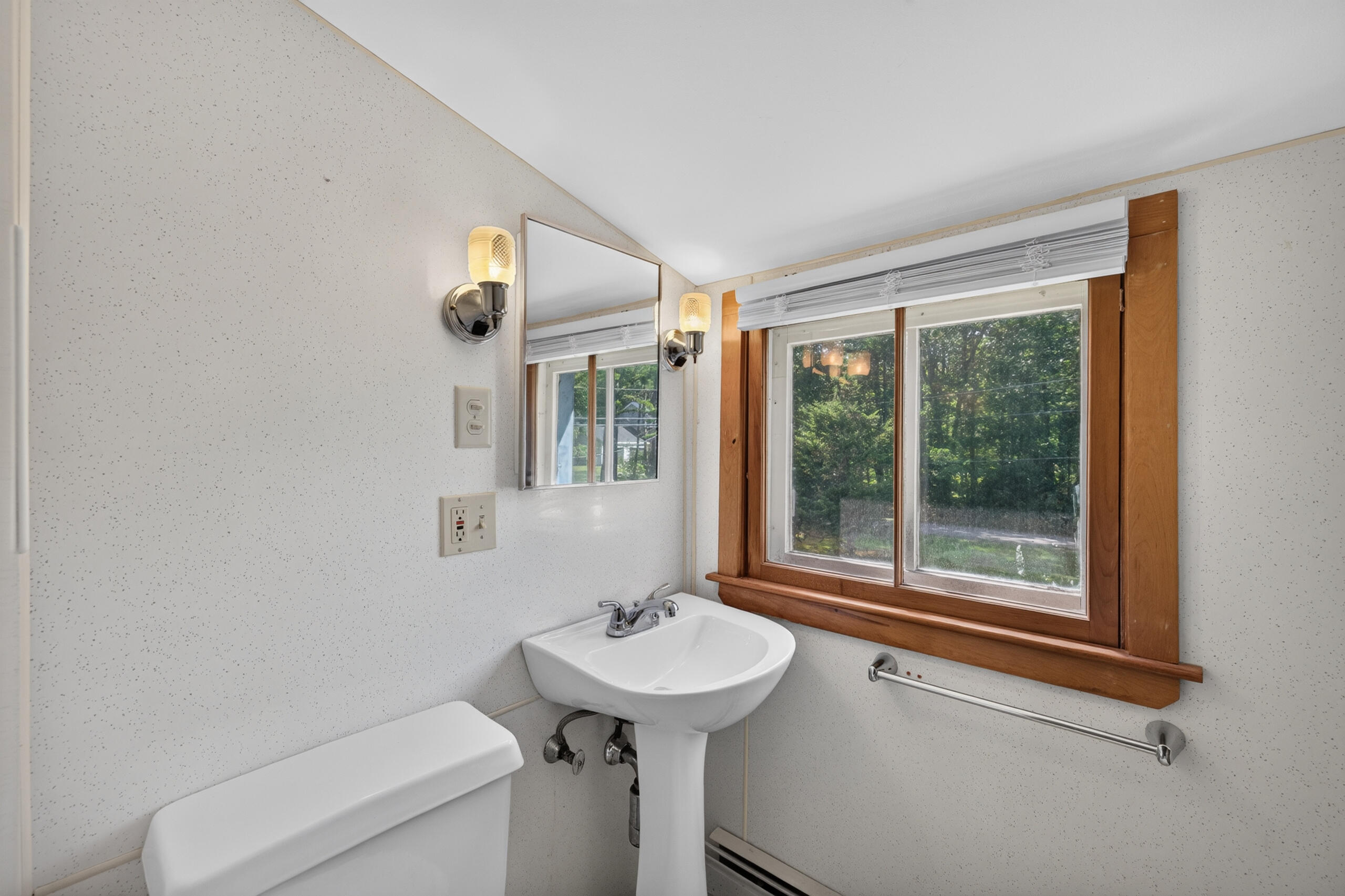 576 Alfred Road Kennebunk, ME 04043 - Photo 48 of 55 Upstairs bath
