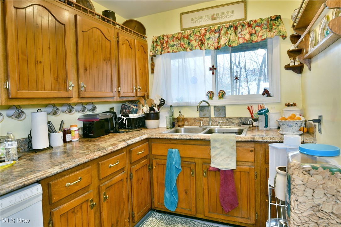 9210 Howland Springs Road Southeast Warren, OH 44484 - Photo 20 of 50