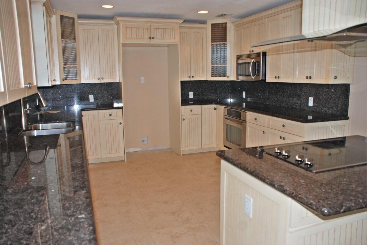 38 Sexton Cove Road Key Largo, FL 33037 - Photo 3 of 17 GORGEOUS KITCHEN