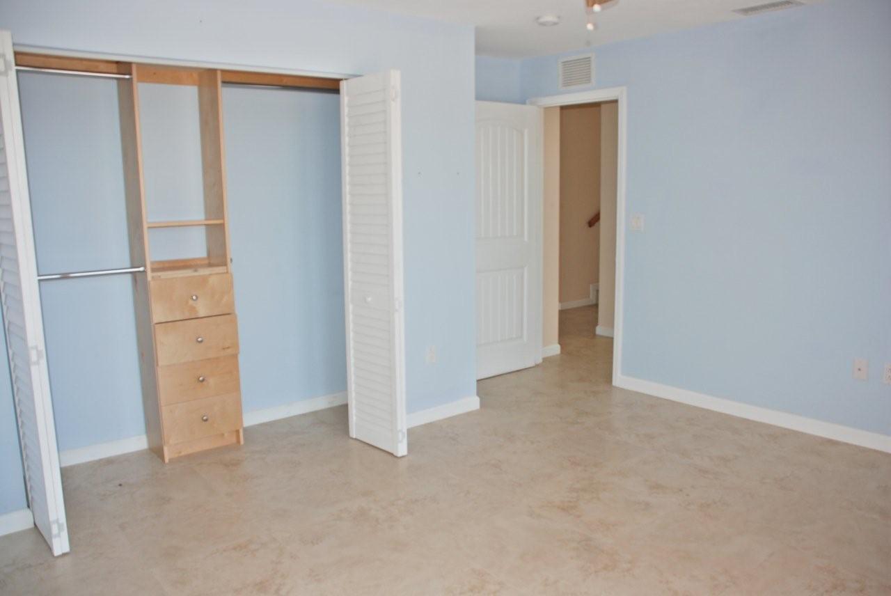 38 Sexton Cove Road Key Largo, FL 33037 - Photo 8 of 17 GUEST ROOM