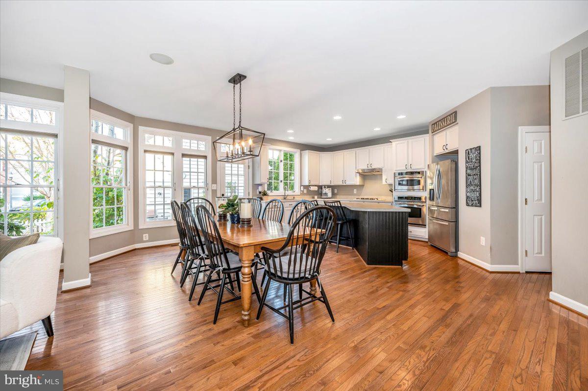 1235 Main Street Gaithersburg, MD 20878 - Photo 16 of 76 Large table space