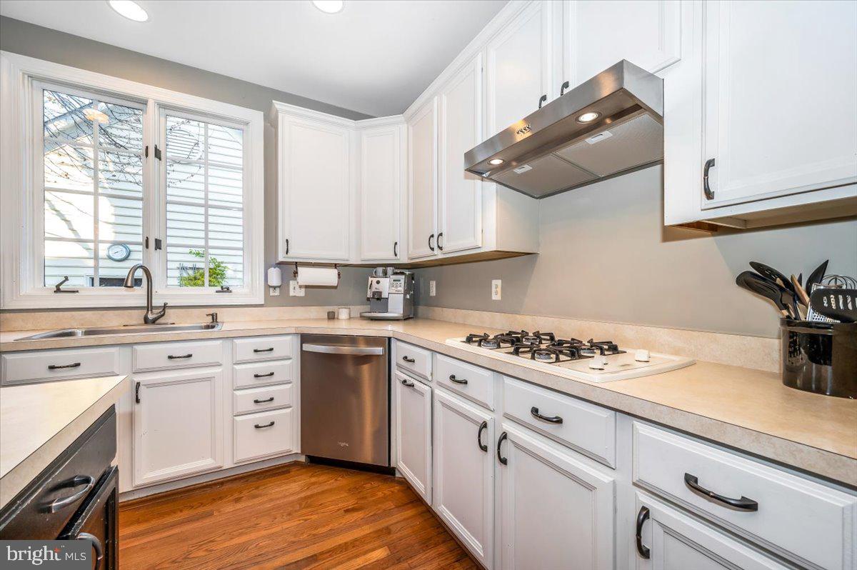 1235 Main Street Gaithersburg, MD 20878 - Photo 24 of 76 Kitchen