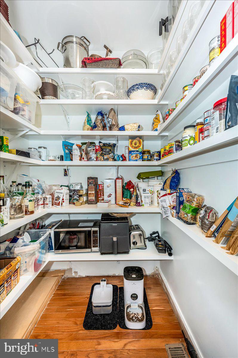 1235 Main Street Gaithersburg, MD 20878 - Photo 27 of 76 Pantry