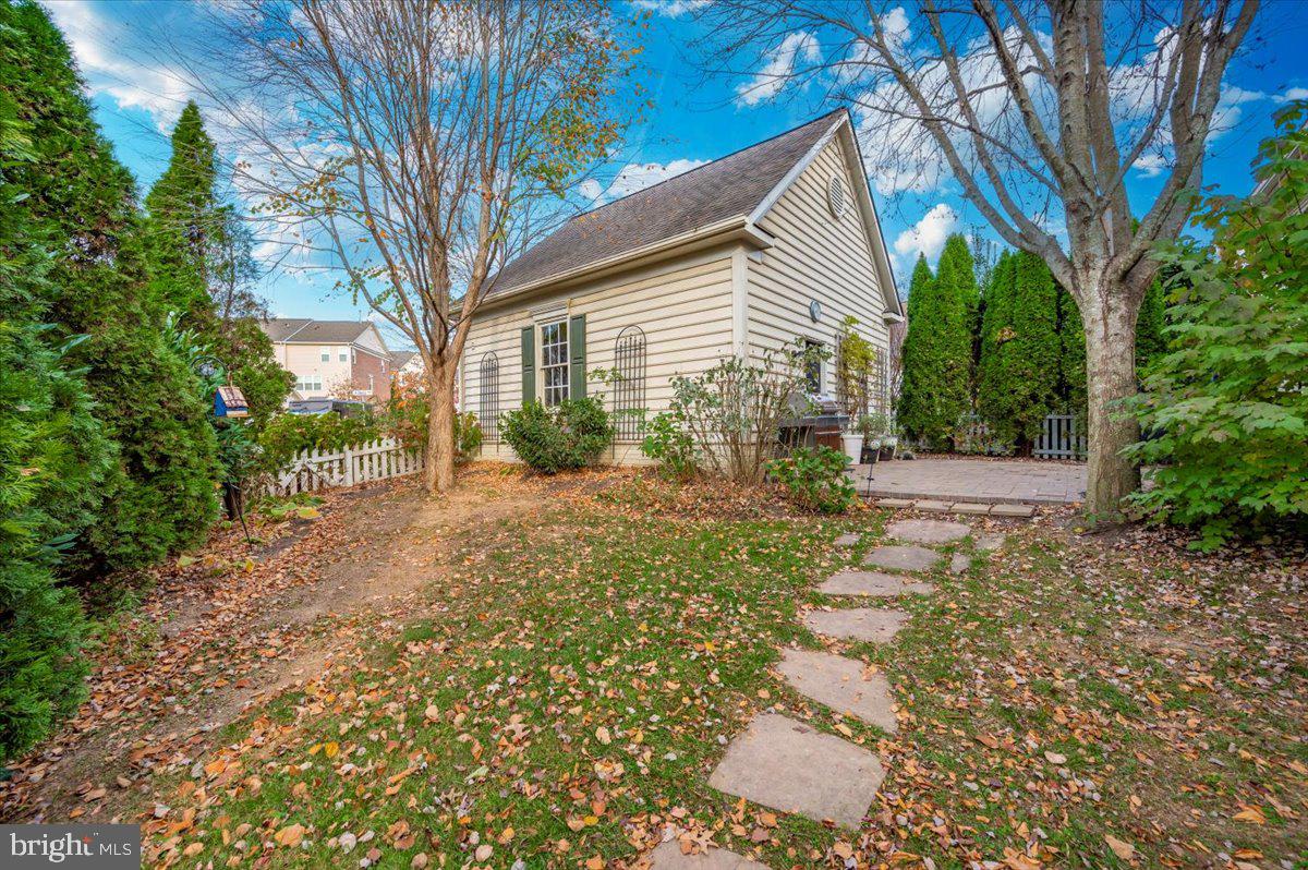 1235 Main Street Gaithersburg, MD 20878 - Photo 61 of 76 Stepping stones to gate