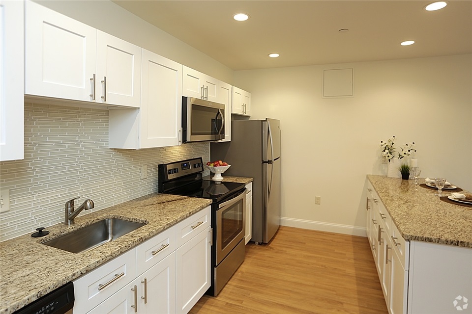 875 Elm Street, Unit 404 Manchester, NH 03101 - Photo 7 of 40