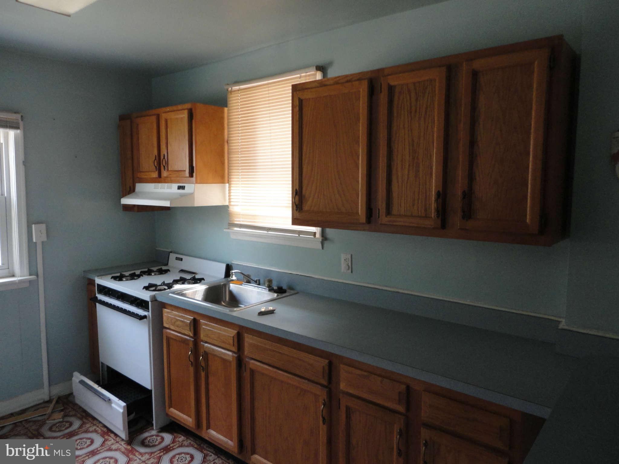 3808 Flowerton Road Baltimore, MD 21229 - Photo 4 of 14 Kitchen