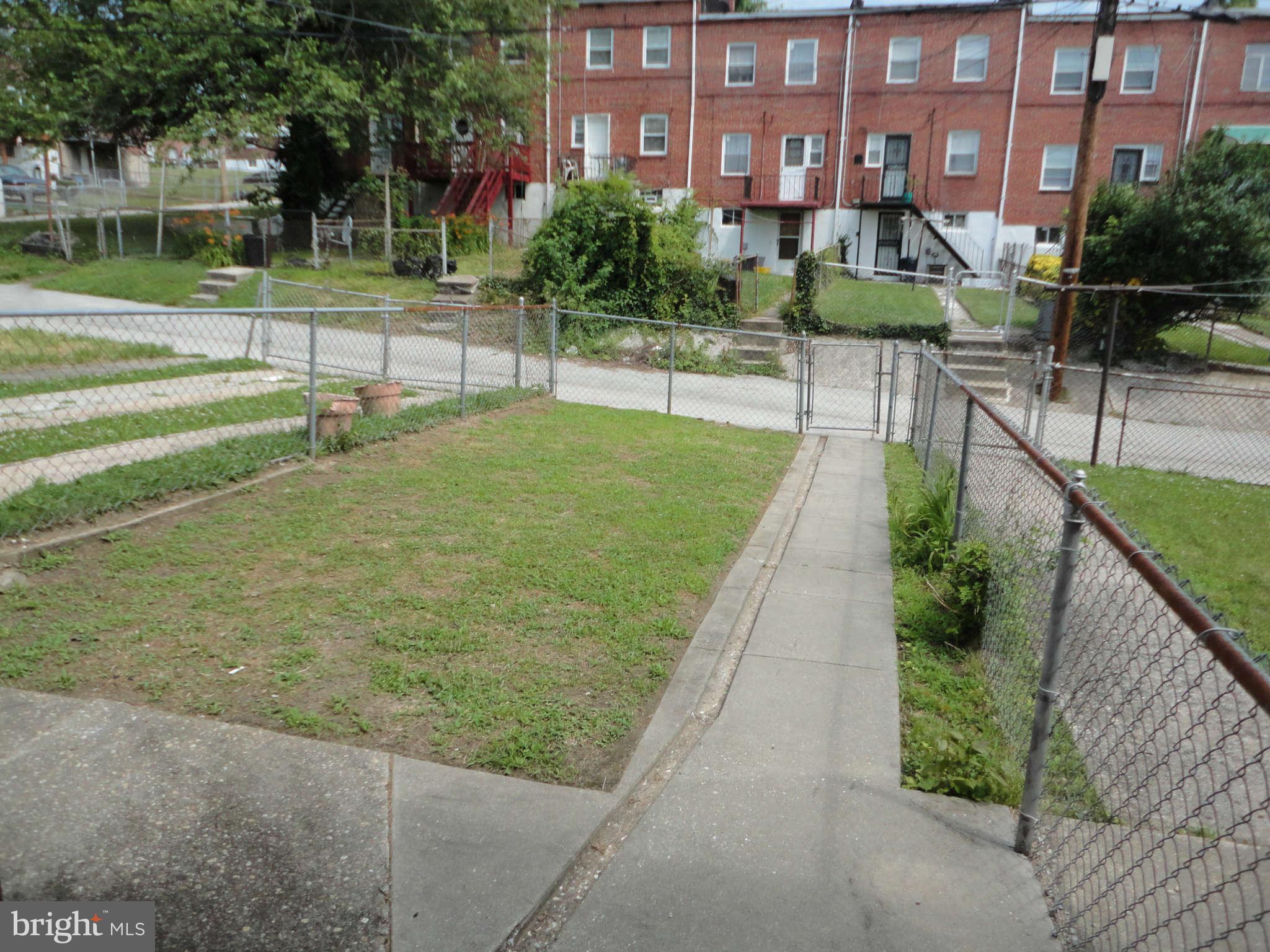 3808 Flowerton Road Baltimore, MD 21229 - Photo 7 of 14 View