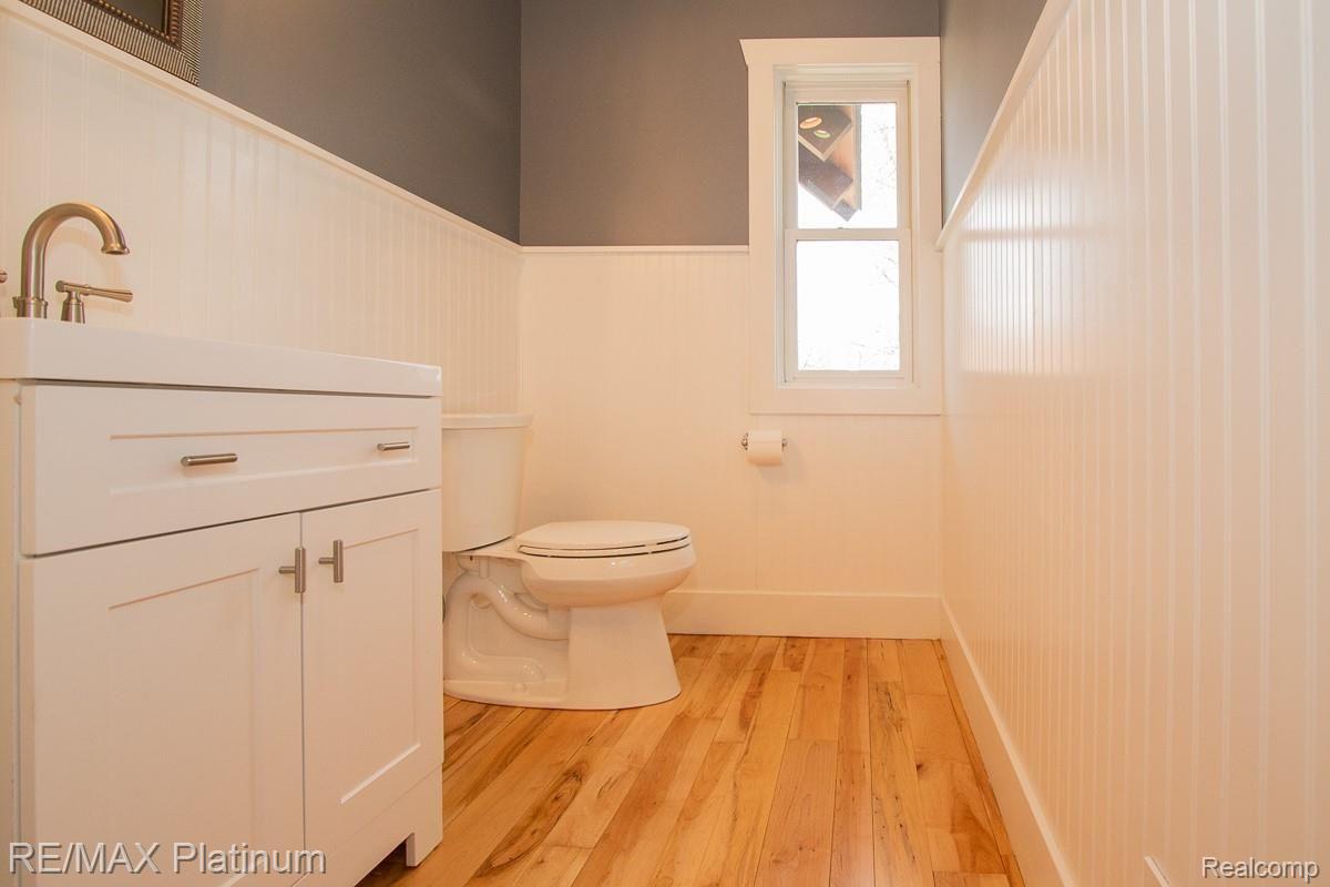 8000 Walsh Road Dexter, MI 48130 - Photo 10 of 80 Powder Room