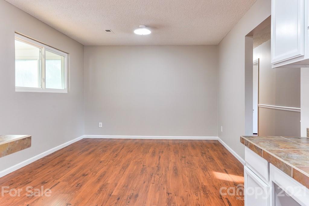 638 Morningside Road Charlotte, NC 28214 - Photo 11 of 29