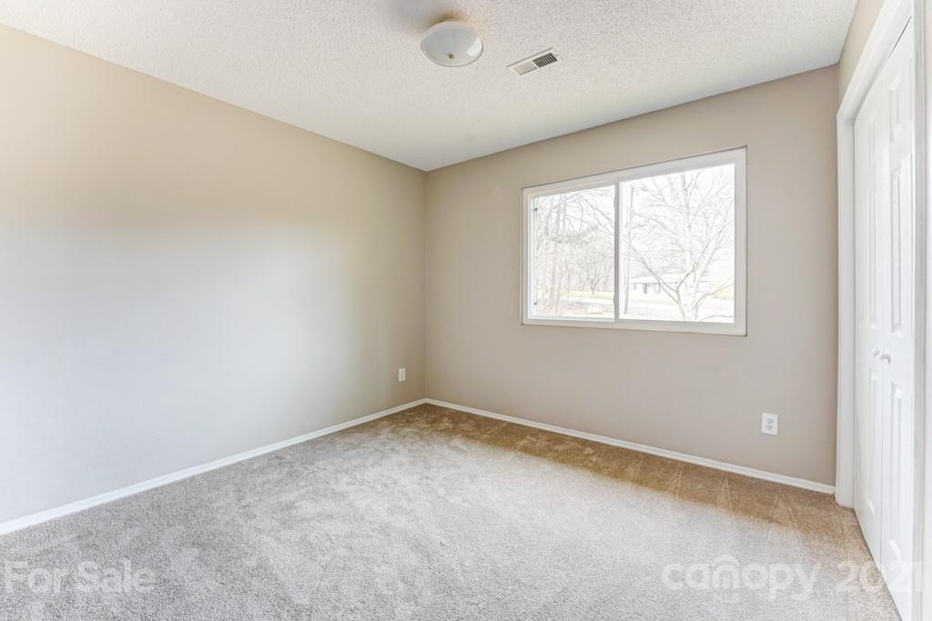 638 Morningside Road Charlotte, NC 28214 - Photo 18 of 29