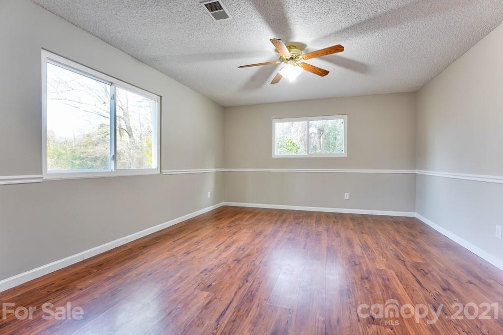 638 Morningside Road Charlotte, NC 28214 - Photo 4 of 29