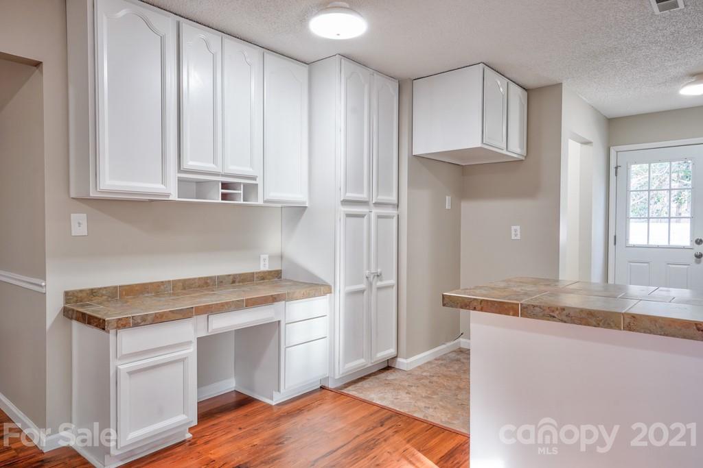 638 Morningside Road Charlotte, NC 28214 - Photo 9 of 29