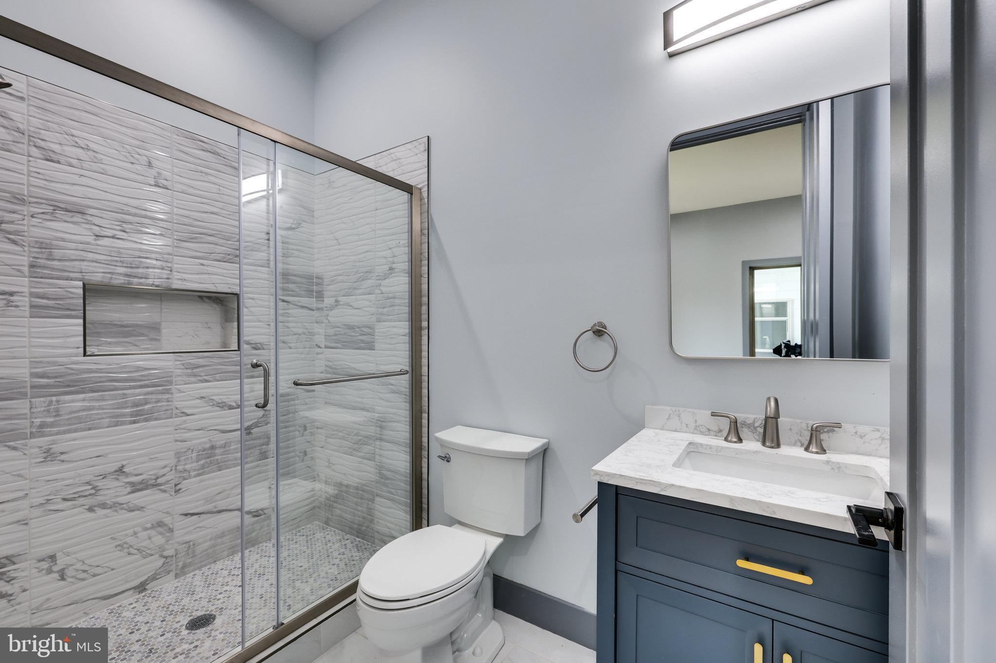 12504 Braddock Road Fairfax, VA 22030 - Photo 34 of 84 Main Level Full bath