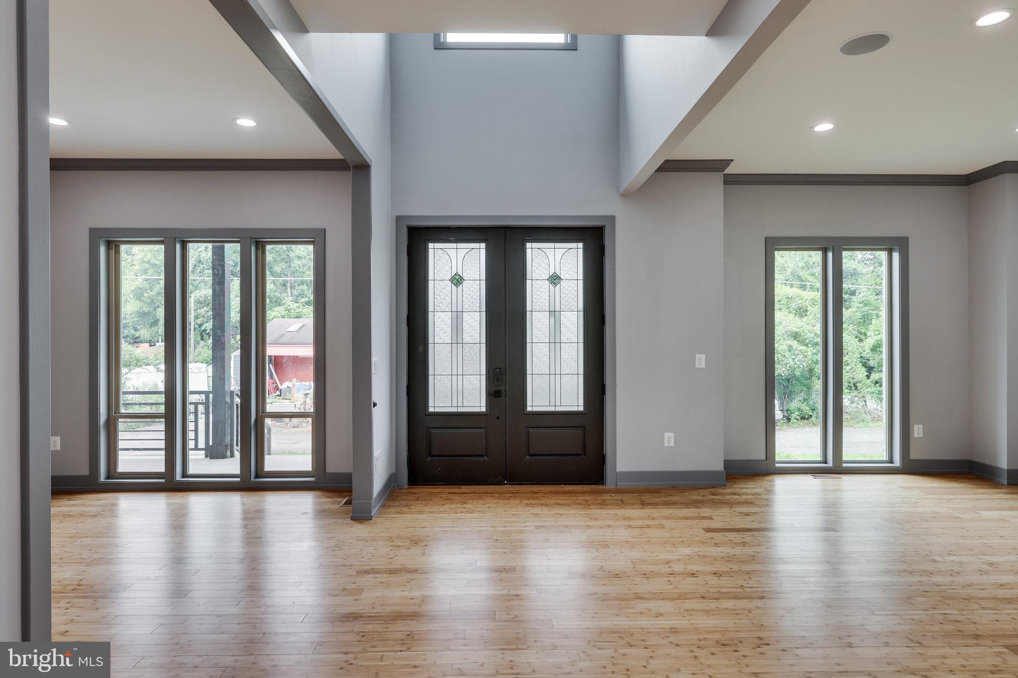 12504 Braddock Road Fairfax, VA 22030 - Photo 5 of 84 Foyer