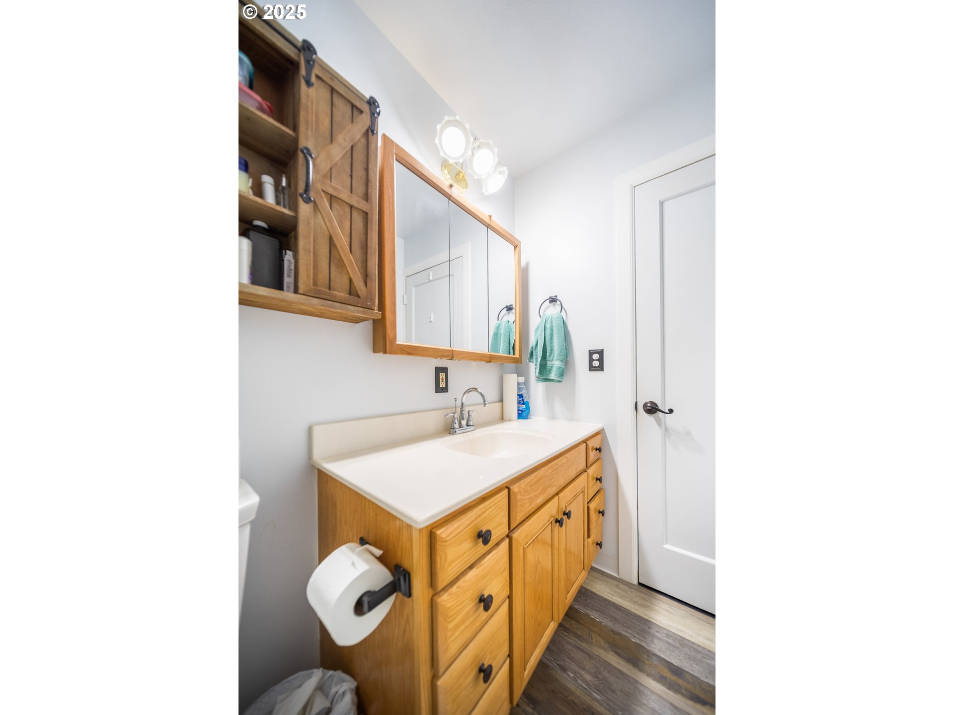 2645 Highlands Drive Reedsport, OR 97467 - Photo 16 of 31 Bathroom
