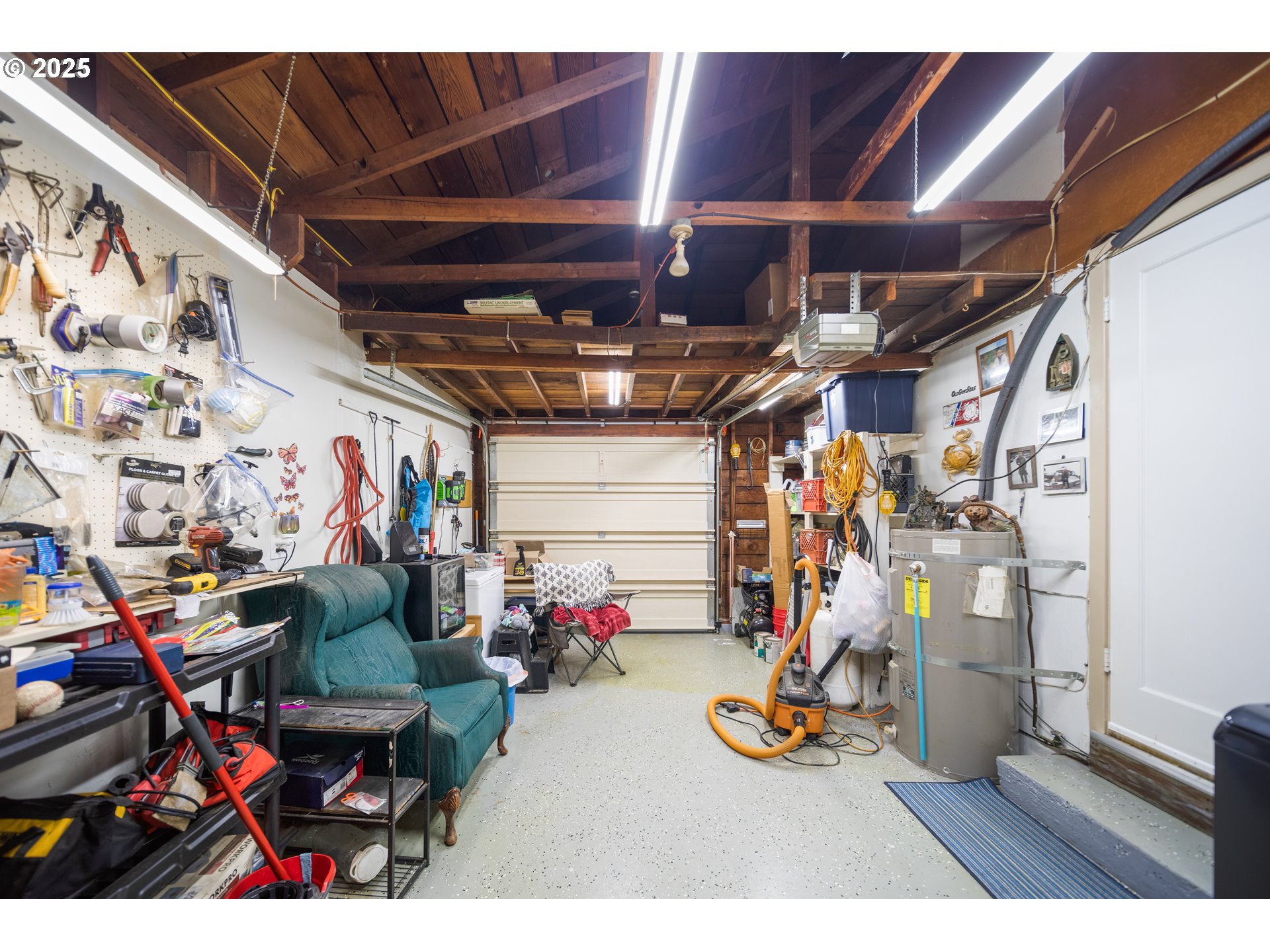 2645 Highlands Drive Reedsport, OR 97467 - Photo 17 of 31 Garage