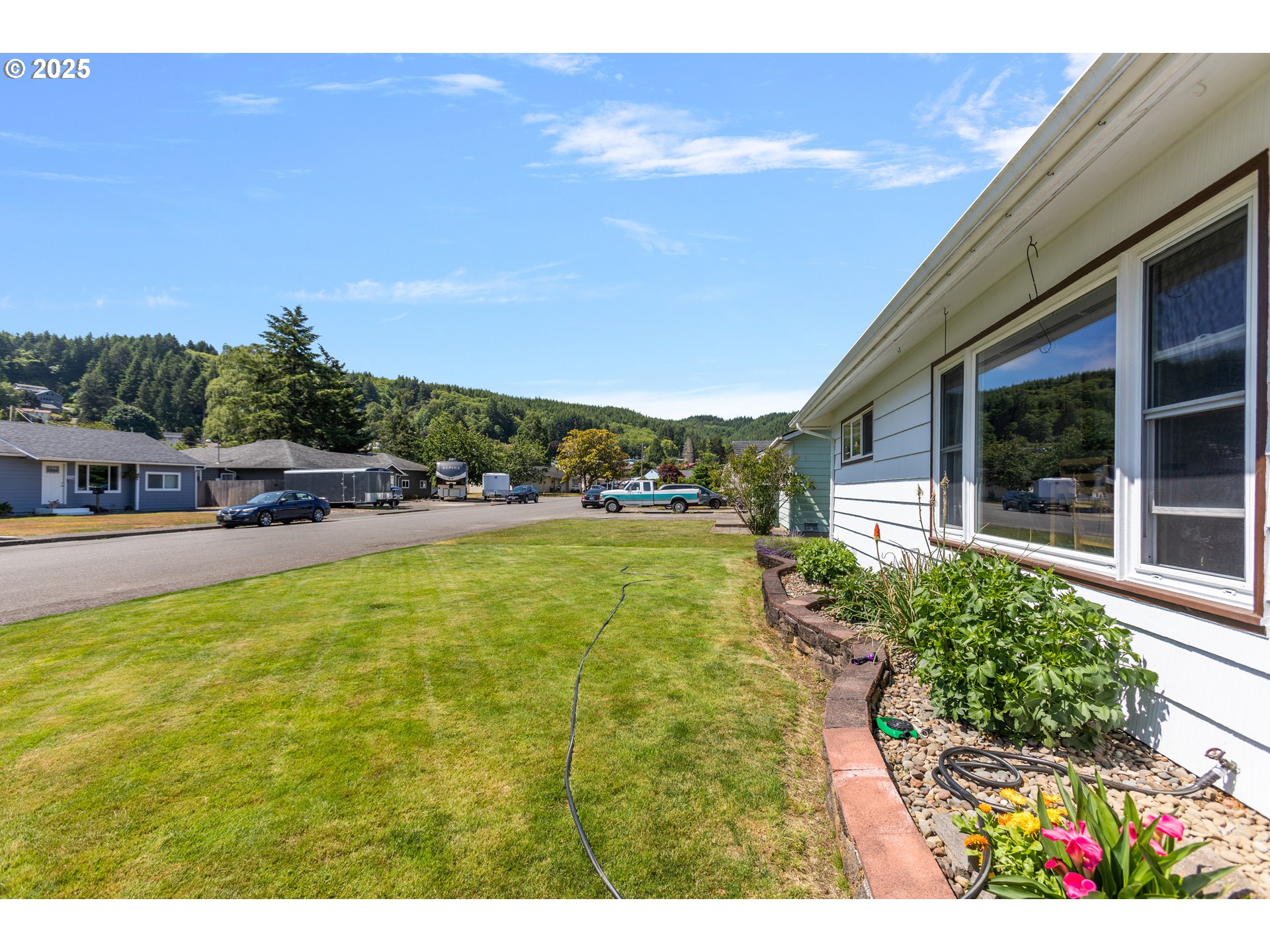 2645 Highlands Drive Reedsport, OR 97467 - Photo 20 of 31 Yard