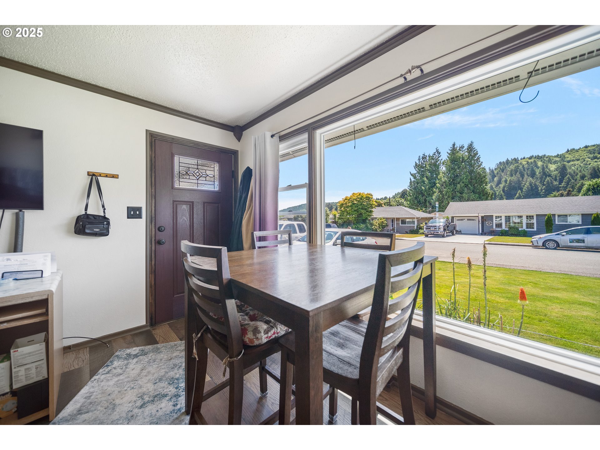 2645 Highlands Drive Reedsport, OR 97467 - Photo 3 of 31 Entrance/Foyer
