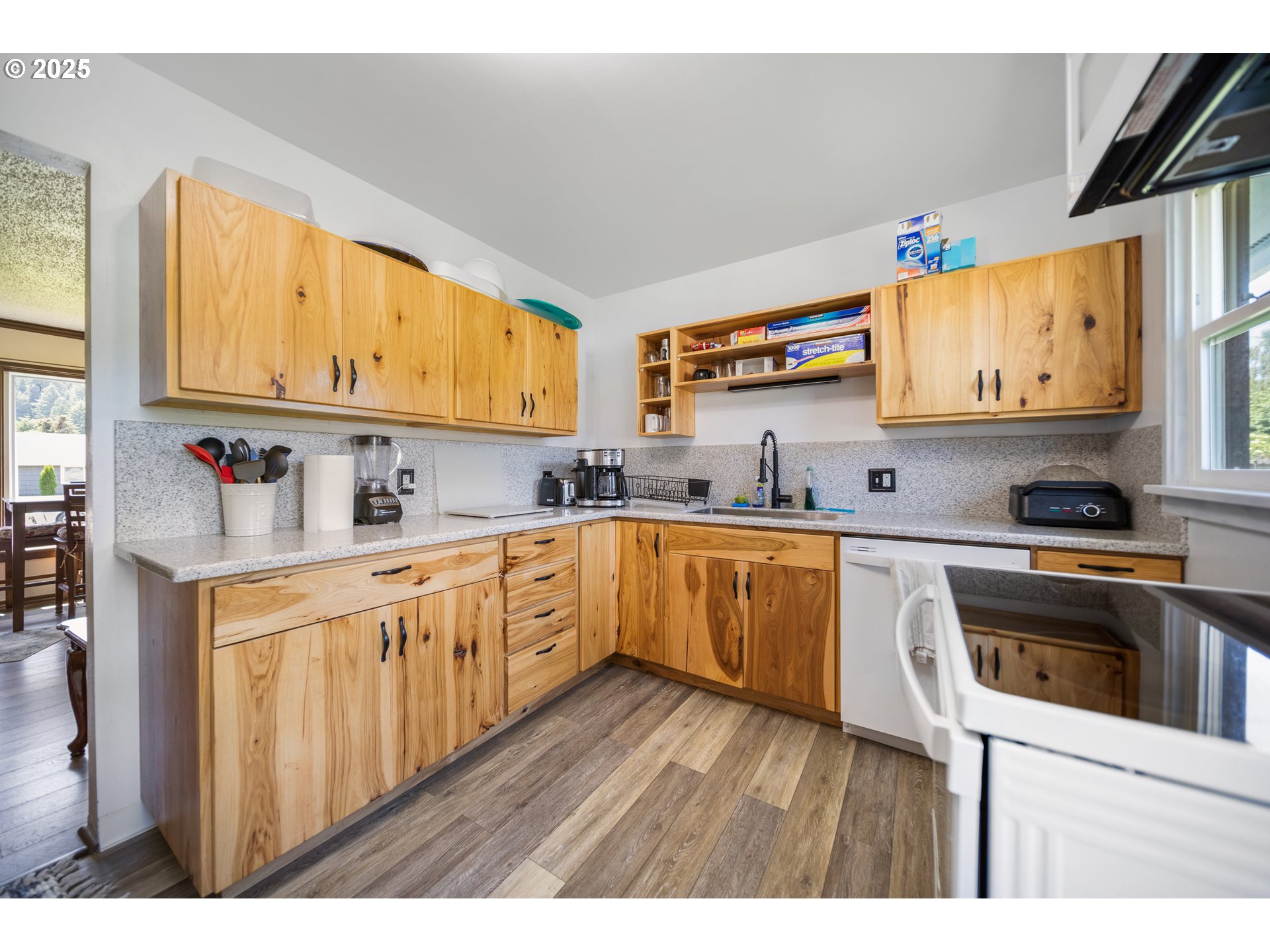 2645 Highlands Drive Reedsport, OR 97467 - Photo 6 of 31 Kitchen