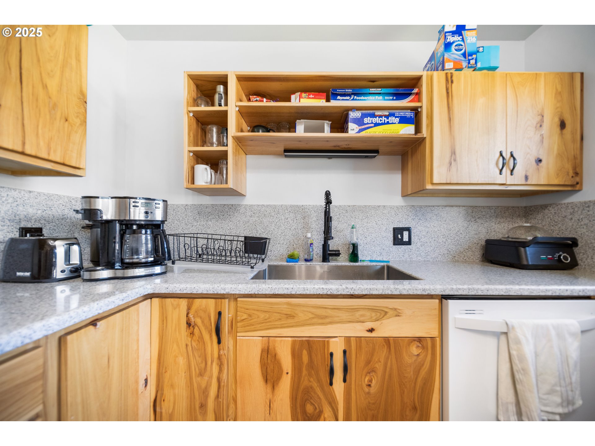 2645 Highlands Drive Reedsport, OR 97467 - Photo 9 of 31 Kitchen