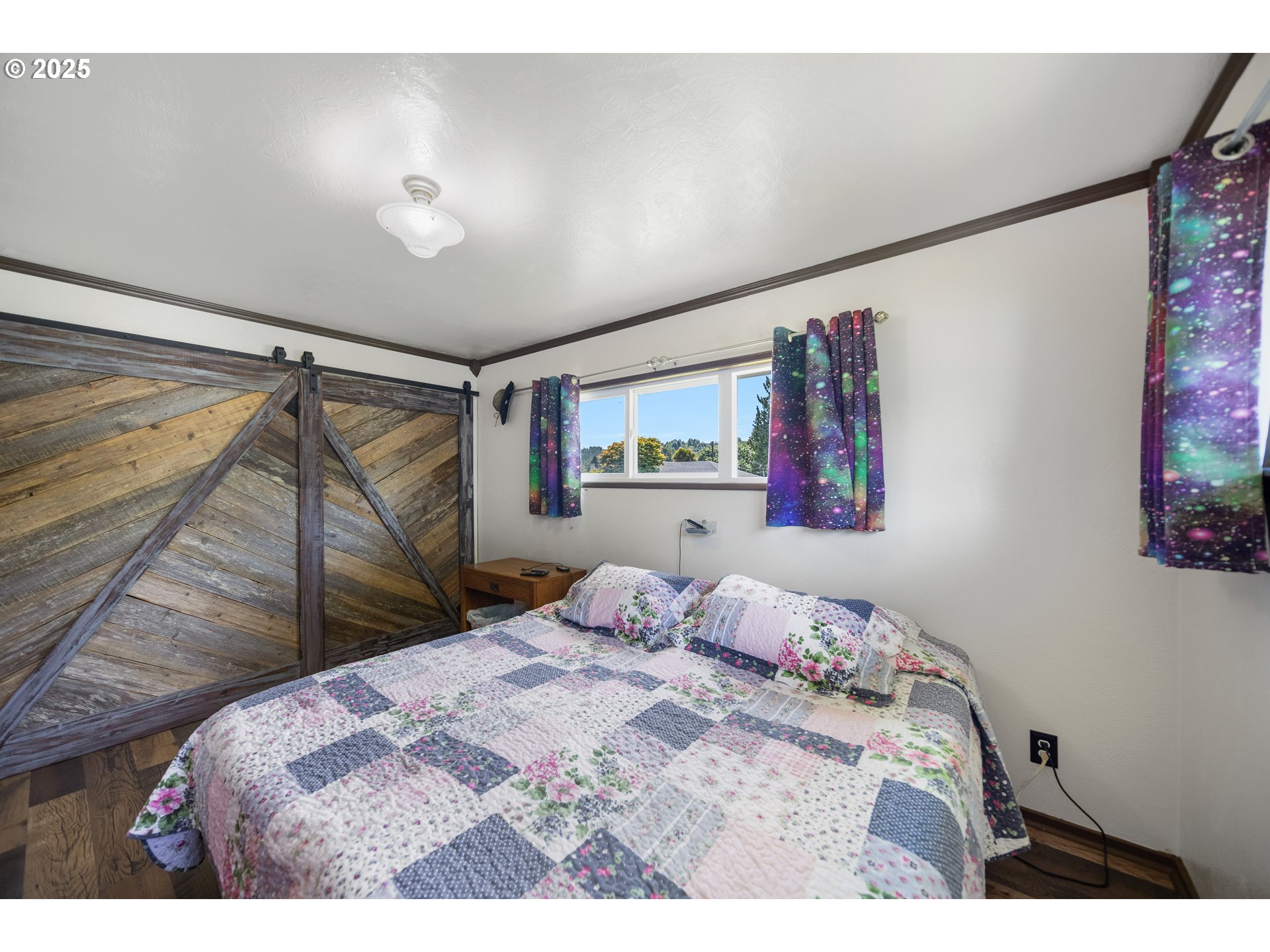 2645 Highlands Drive Reedsport, OR 97467 - Photo 10 of 31 Bedroom
