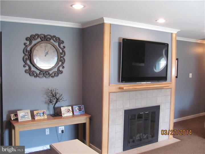 475 Rose Valley Road Southampton, PA 18966 - Photo 7 of 15 Living Room