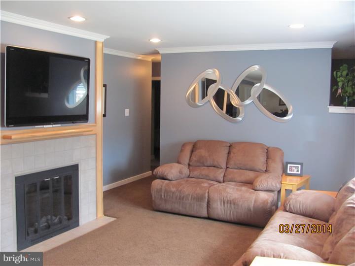 475 Rose Valley Road Southampton, PA 18966 - Photo 8 of 15 Living Room