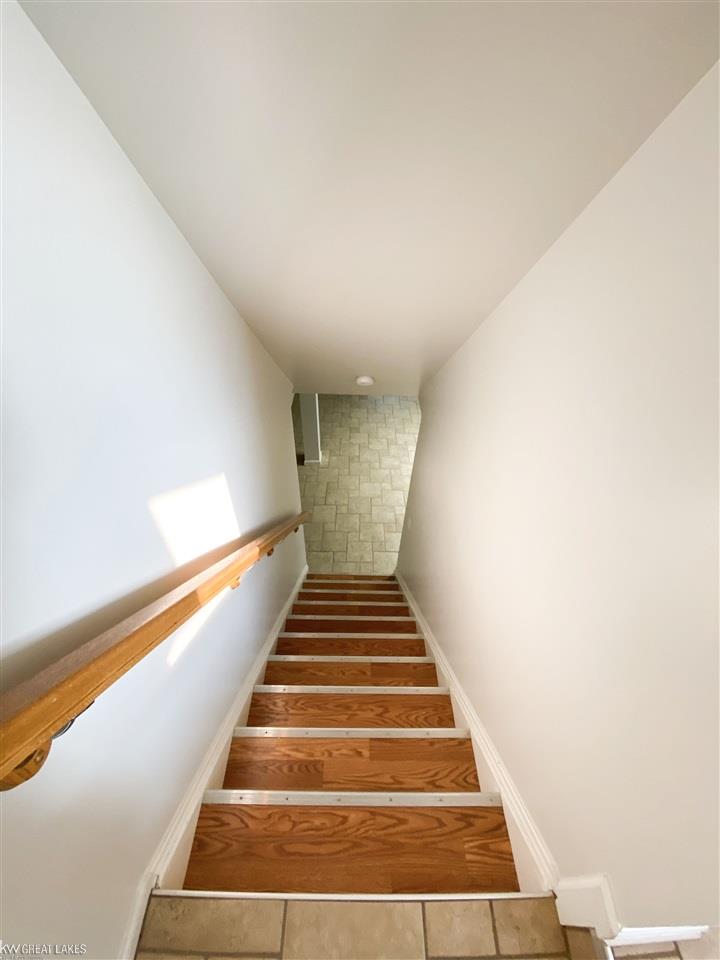 597 Roslyn Road Grosse Pointe, MI 48236 - Photo 24 of 36 50009447-24.JPG