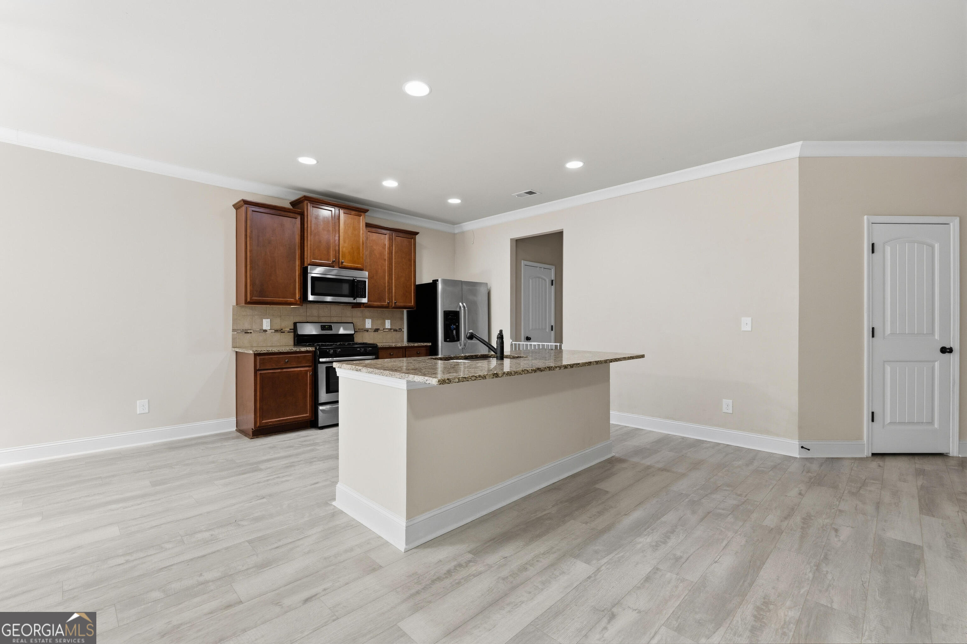 2777 Lakeview Walk Decatur, GA 30035 - Photo 7 of 36