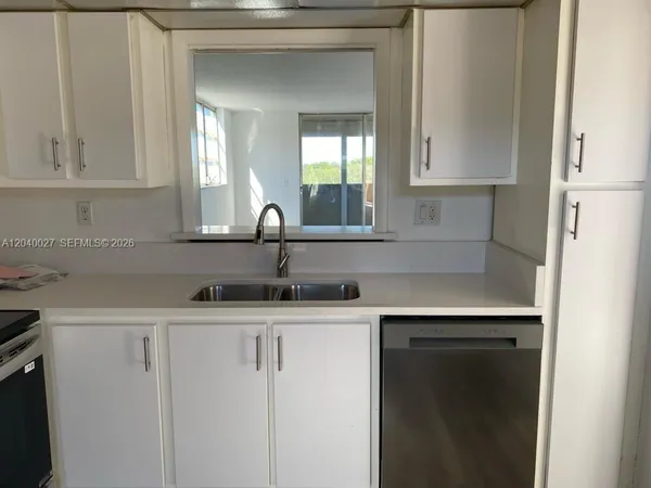$219,000 | 406 Northwest 68th Avenue, Unit 526, Plantation, FL 33317