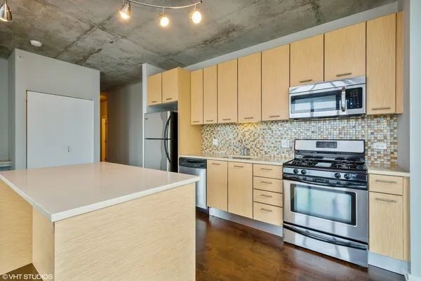 $4,200 | 659 West Randolph Street, Unit 1514, Chicago, IL 60661
