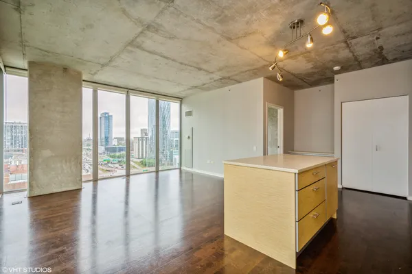 $4,200 | 659 West Randolph Street, Unit 1514, Chicago, IL 60661