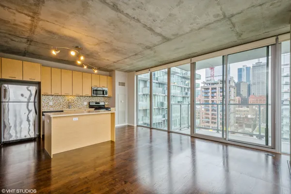 $4,200 | 659 West Randolph Street, Unit 1514, Chicago, IL 60661