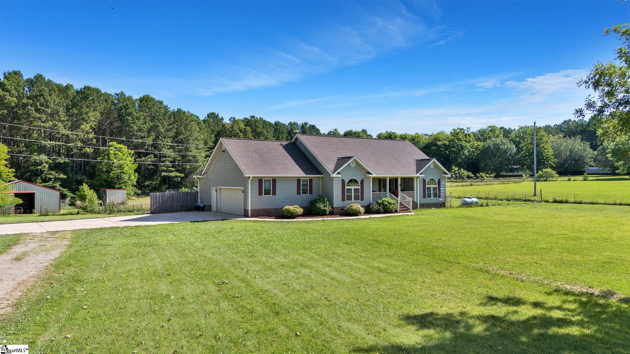 546 Pecan Road Abbeville, SC 29620 - Photo 2 of 29