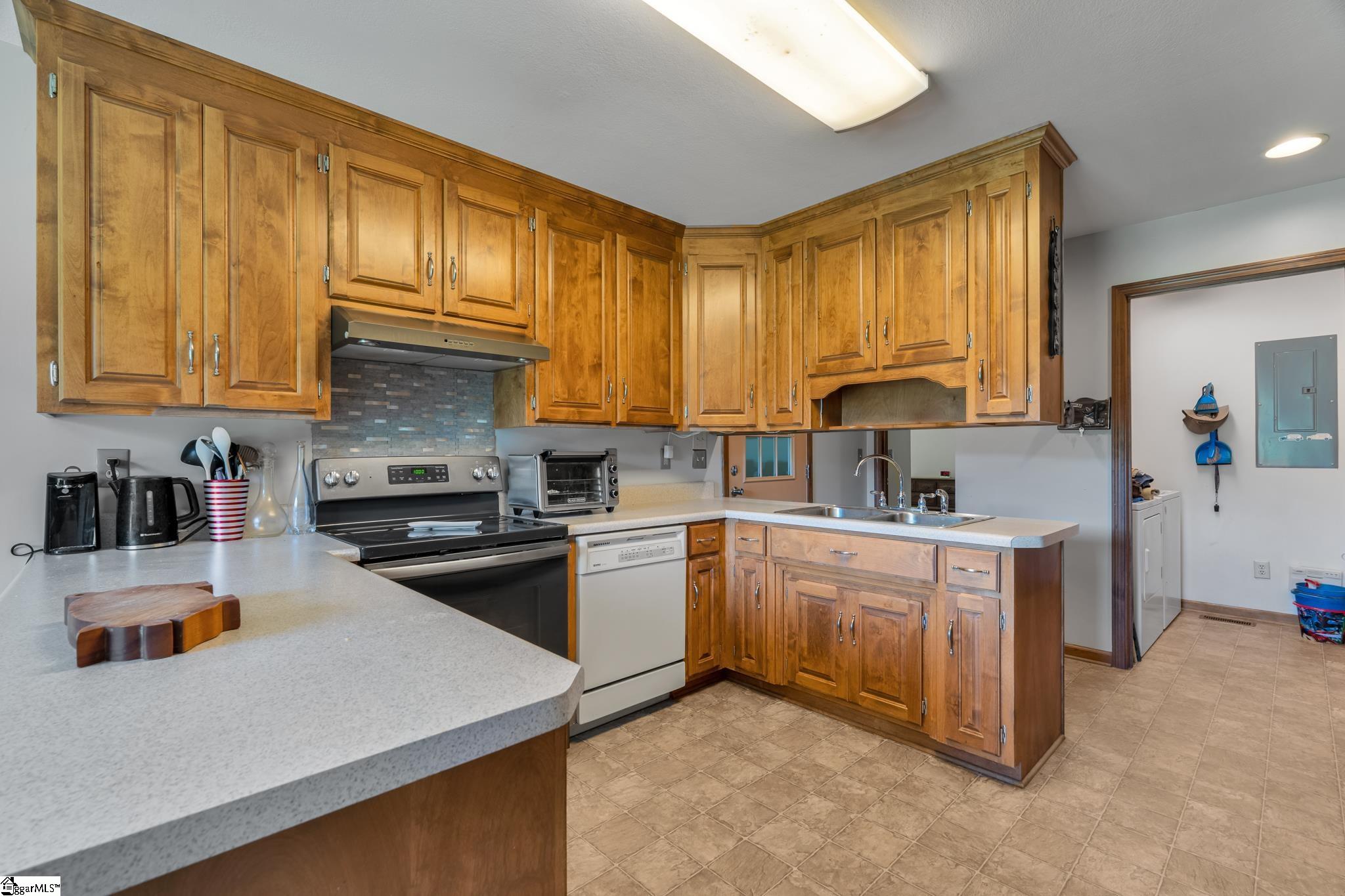 546 Pecan Road Abbeville, SC 29620 - Photo 9 of 29