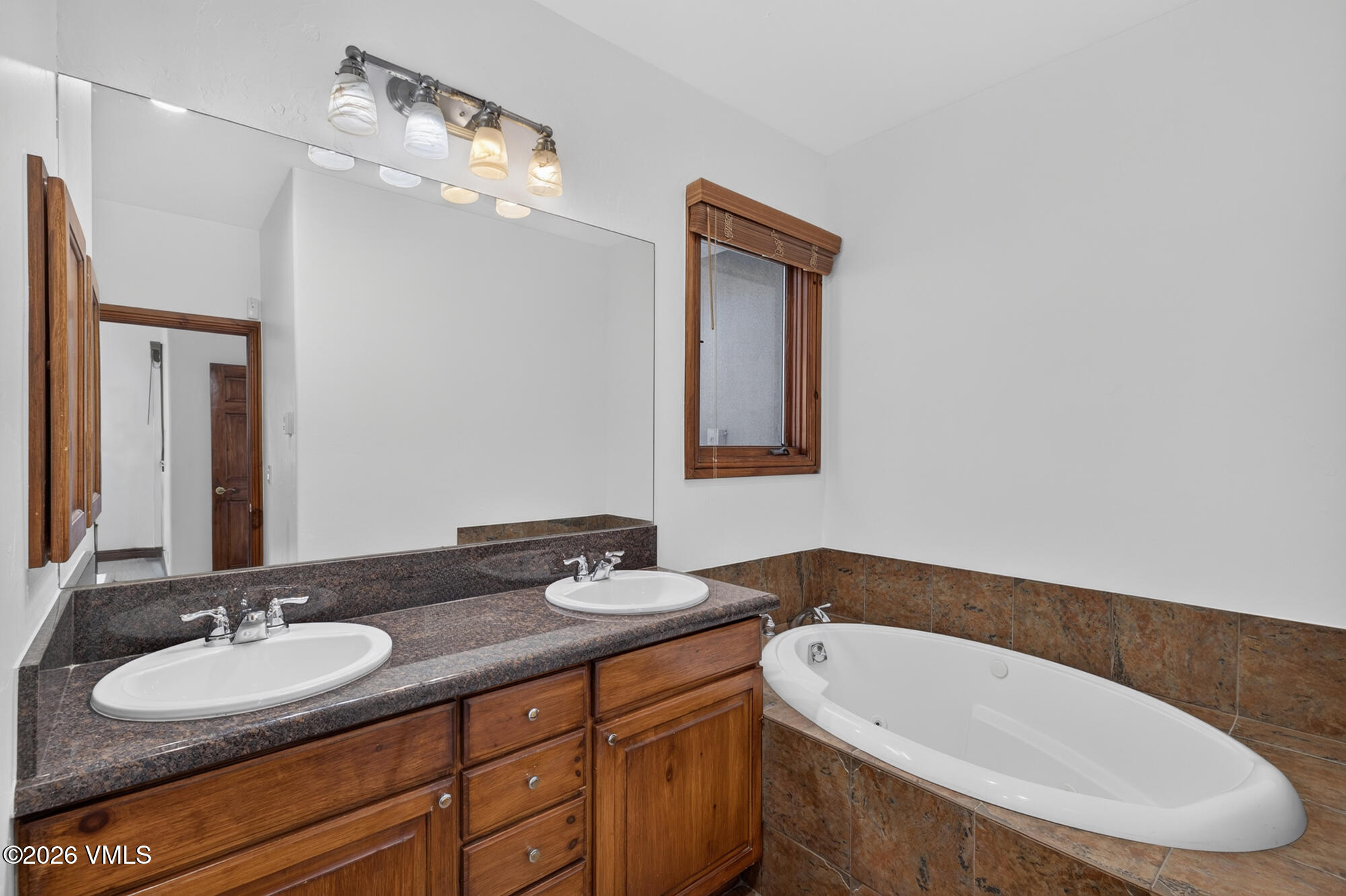 3121 Wildridge Road, Unit B Avon, CO 81620 - Photo 32 of 42 7E3A2696
