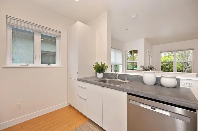 $779,000 | 2107 3rd Street, Sacramento, CA 95818