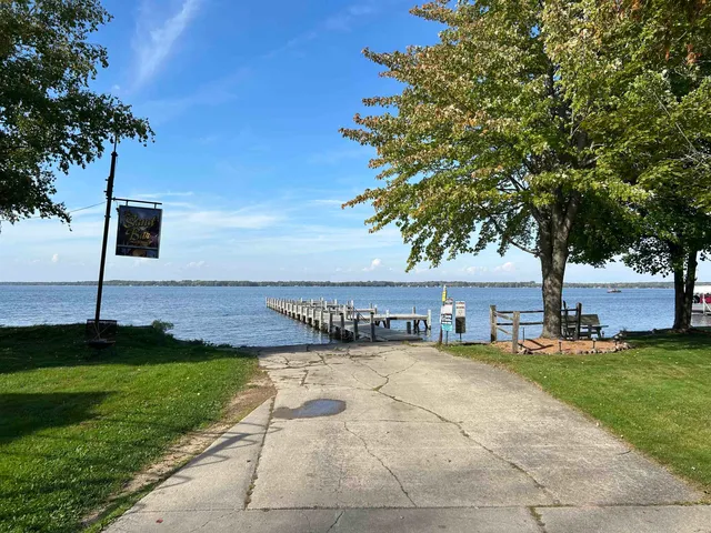 $199,900 | W5088 Highland Drive, Shawano, WI 54166