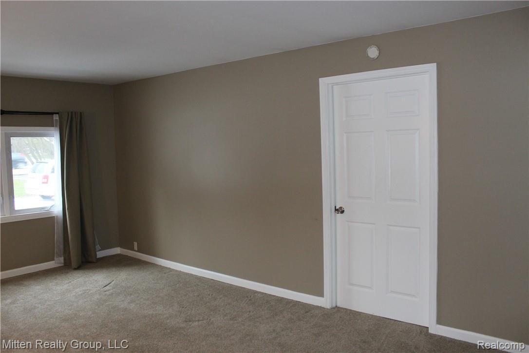 2260 North Hickory Ridge Road Highland, MI 48357 - Photo 7 of 20 07.JPG