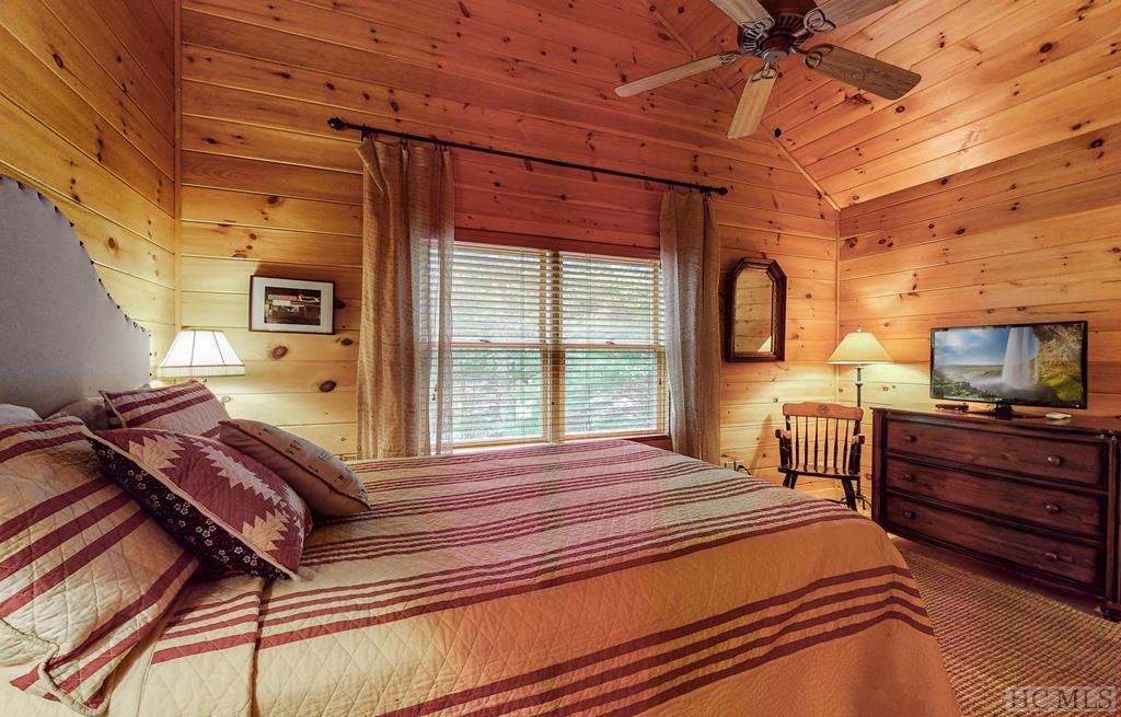 414 Deer Run Road Sapphire, NC 28774 - Photo 30 of 68 Gallery Image 30